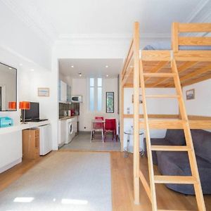 Studio met een King Size Bed
